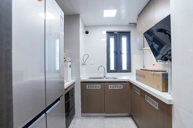 96㎡三居，巧妙延申玄關餐廳空間感，打造精致雅居